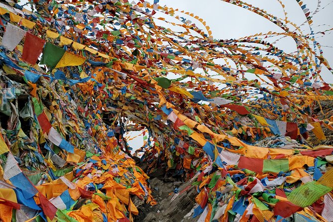 7 Days Yading Holy Mountains Small Kora Trekking - Transportation and Dining