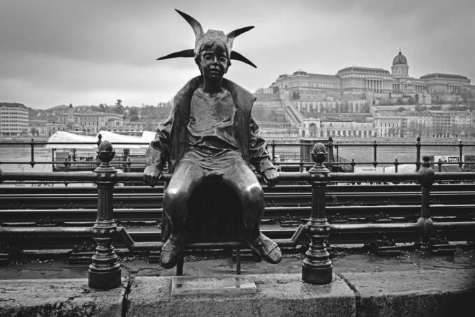 7 Hour Budapest Walking Tour - Getting to Budapest