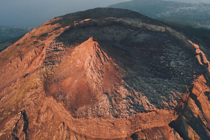 7-Hour Hike to Pico Mountain and Piquinho, With an Elevation of 7,710 Feet - Key Points