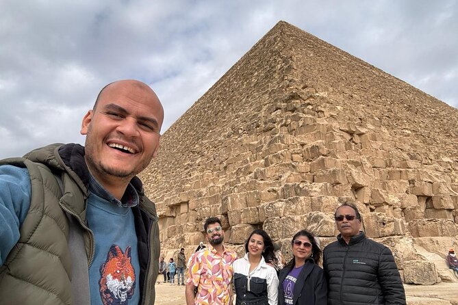 7-Hour Private Tour of the Pyramids, Egyptian Museum&Bazaar - Immersion in the Khan El-Khalili Bazaar