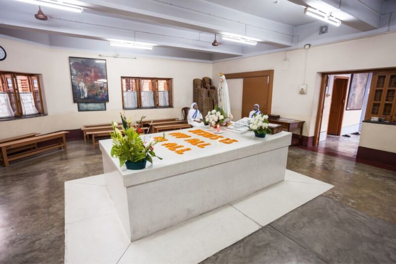 7 Hours Mother Teresas House & Kolkata Churches Tour - Key Points
