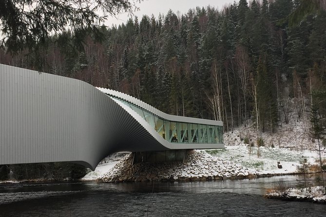 7 Hours Private Limousine Tour Combined Oslo & Tyrifjord Including the Twist - Pickup Information