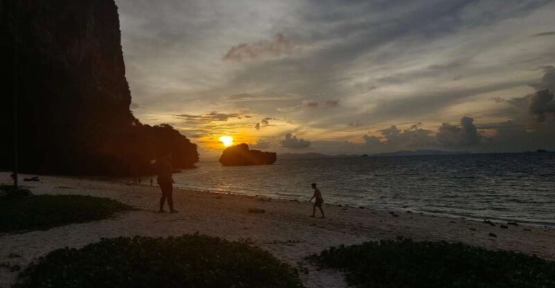 7 Island Sunset by Speed Boat - Key Points