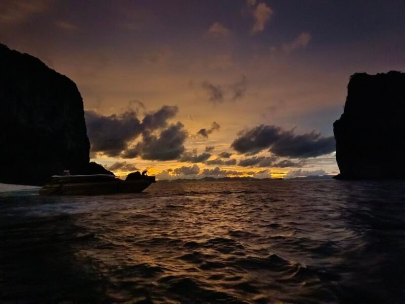 7 Island Sunset by Speed Boat - Itinerary Highlights