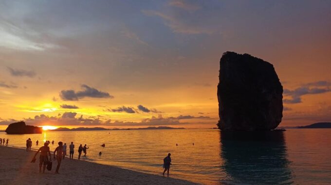 7 Islands Sunset Tour + Bioluminescent Planktons and BBQ - Pickup and Dropoff