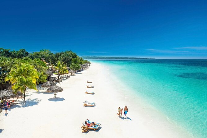 7 Miles Beach in Negril: Snorkeling, Boat Ride and Rick's Cafe - Boat Ride and Tropical Scenery
