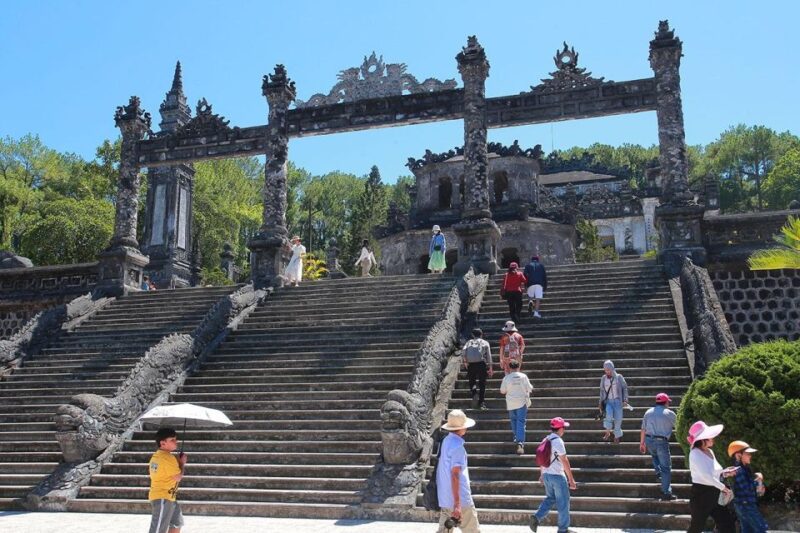 7 Must-see Places When Come to Hue - Thuy Tien Lake