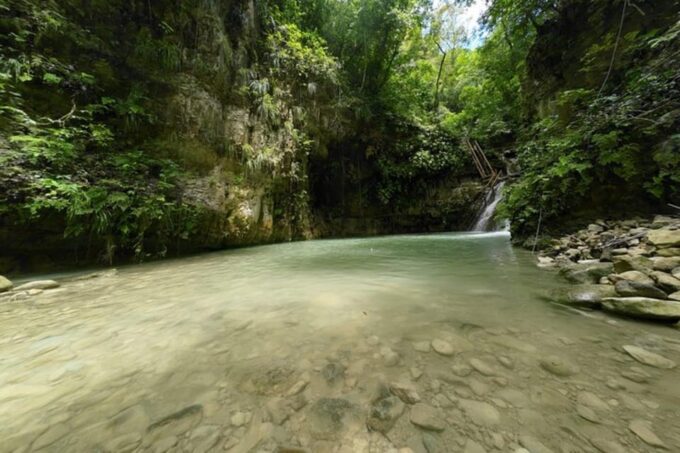 7 Waterfalls + Typical Food - Weather Considerations