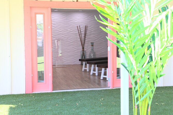 77 Sign & Go Wedding at Hawaiian Wedding Chapel - Package Inclusions