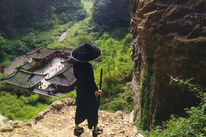 8-Day Private Tour From Chengdu to Chongqing and Yangtze River Cruise - Scenic Wonders Along the Yangtze