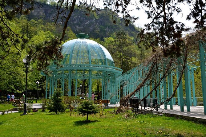 8-Day Small-Group Sightseeing Tour of Georgia - Itinerary Highlights