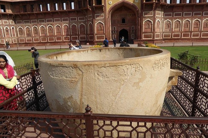 8 - Days Private Golden Triangle Tour With Udaipur - Vibrant Jaipur Highlights