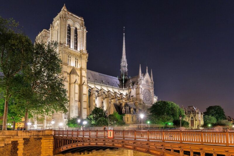 8-Hour Paris With Montparnasse, Le Marais and Crazy Horse - Exploring the Charming Le Marais