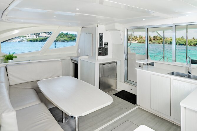 8-Hour Private 44 Leopard Catamaran Tour to Cozumel Beach W/Food & Open Bar - Cozumel Beach Exploration