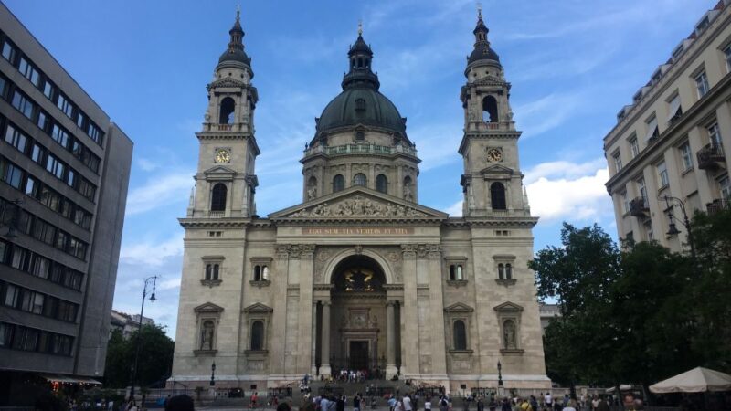8-Hour Private Budapest City Tour by Public Transportation - Pickup and Duration