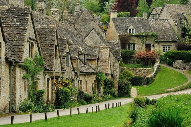 8-Hour Private Historical Tour of England in a Classic Car - Downing Abbey Filming Locations