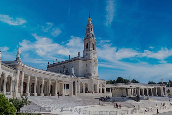 8-Hour Tour Fatima Nazare Obidos for Groups of up to 7 People - Meeting and Pickup