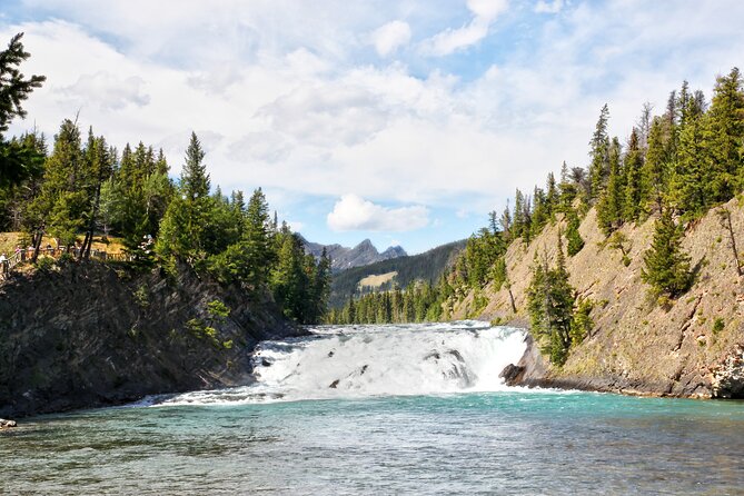 8 Hour Tour in Lake Louise, Banff and Moraine Lake - Accessibility and Participation