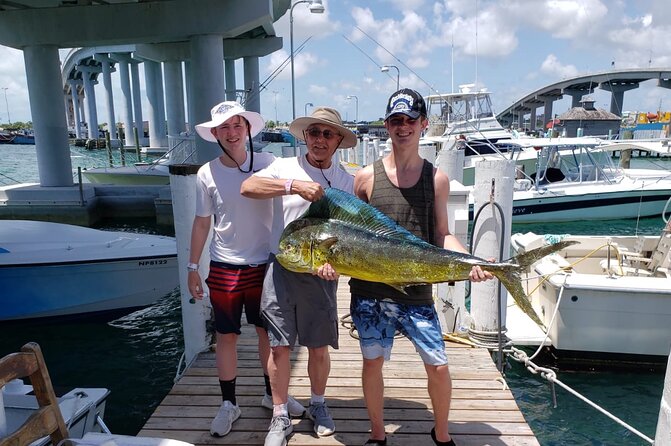 8 Hours 38FT Reel Dreams Private Charter Nassau - Meeting Point and Pickup Location