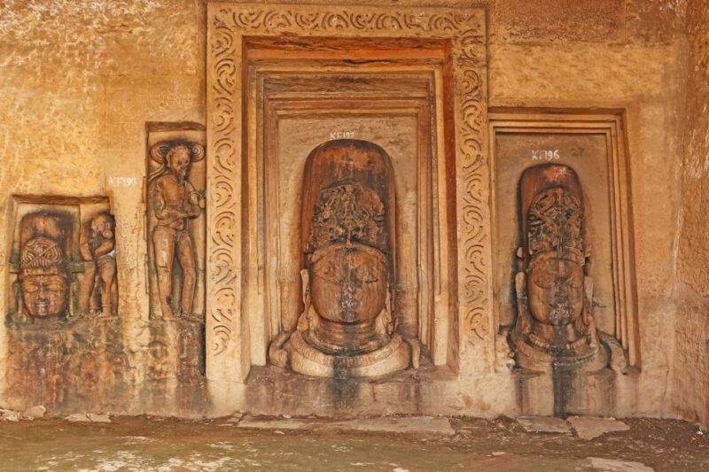 8-hours Excursion Trip to Unbeatable Kalinjar Fort - Booking Information