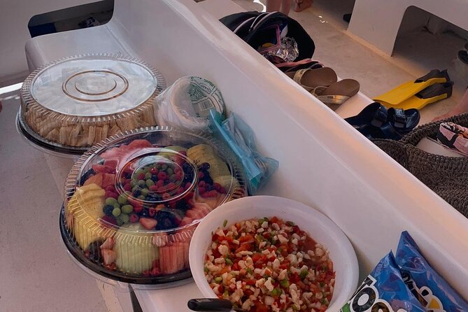 8HR Catch and Grill in Turks and Caicos Islands - Island-Style Lunch