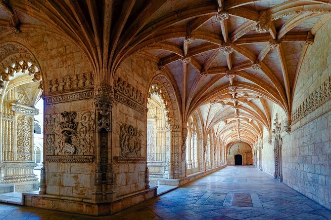 9 Hours Lisbon Private Tour of Palaces, Monasteries, and Churches - Gratuities and Payments