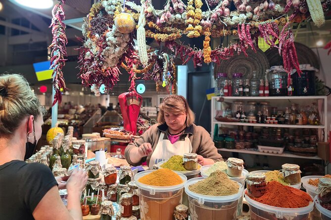 9 Tastings - Original Tbilisi Food & Drink Walking Tour - Savoring Khinkali Dumplings