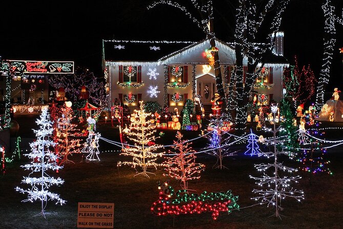 90-Minute Christmas Carol Trolley in Sarasota - Tour Overview