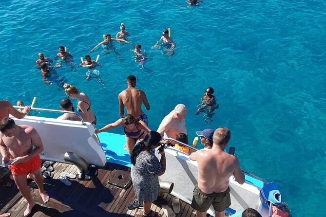 90-Minutes Glass Bottom Trip With Quick Dip - Onboard Amenities and Features