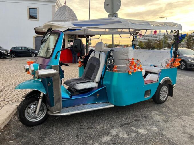 90 MINUTES Guided Tuk Tuk Tour OLD TOWN & ALFAMA - Booking Flexibility