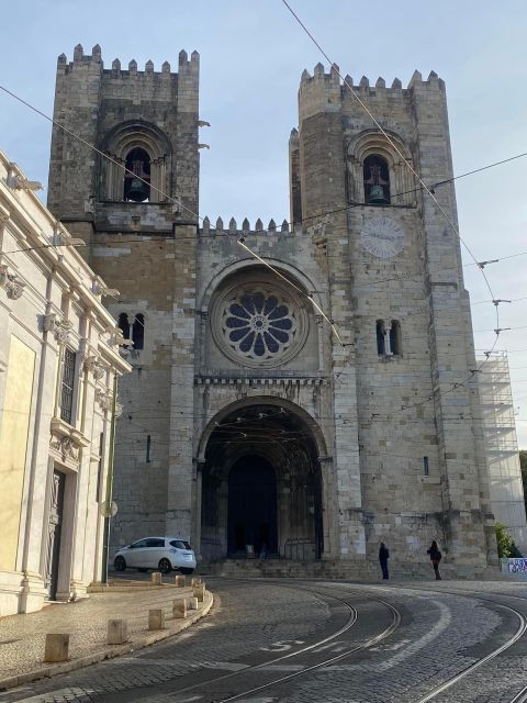 90 MINUTES Guided Tuk Tuk Tour OLD TOWN & ALFAMA - Frequently Asked Questions