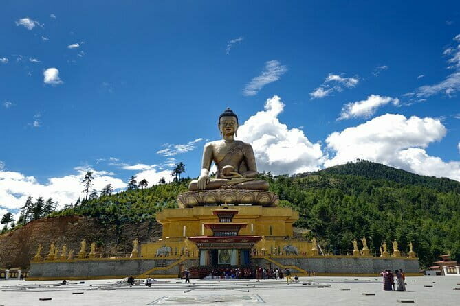 A 7-Day Journey Through the Land of Happiness - Key Points