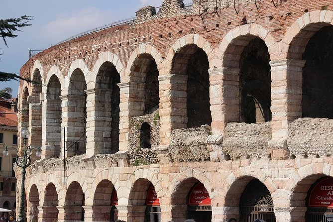 A Charming Verona Small Group Stress Free City Tour With a Local Guide - Sights and Sounds of Verona