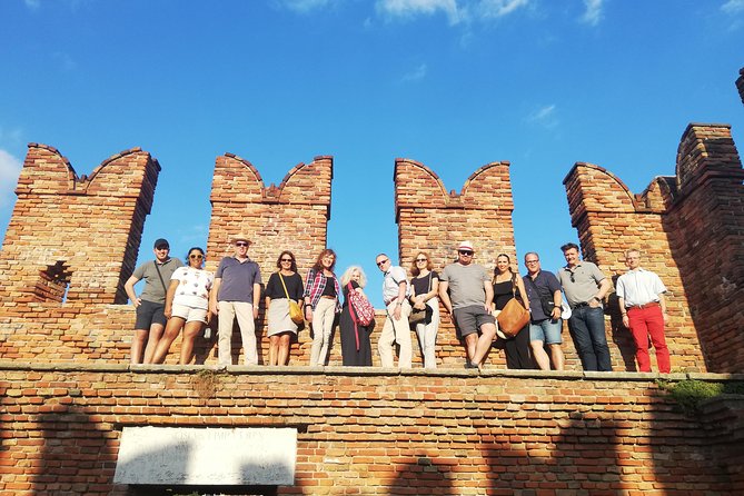 A Charming Verona Small Group Stress Free City Tour With a Local Guide - A Stress-Free City Experience