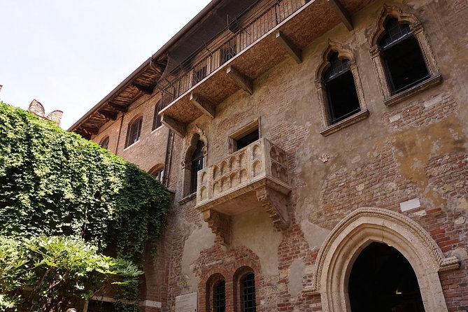 A Charming Verona Small Group Stress Free City Tour With a Local Guide - Testimonials From Satisfied Travelers