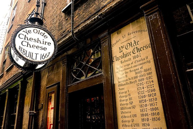 A Christmas Carol and Charles Dickens Old London Walking Tour - Ye Olde Cheshire Cheese