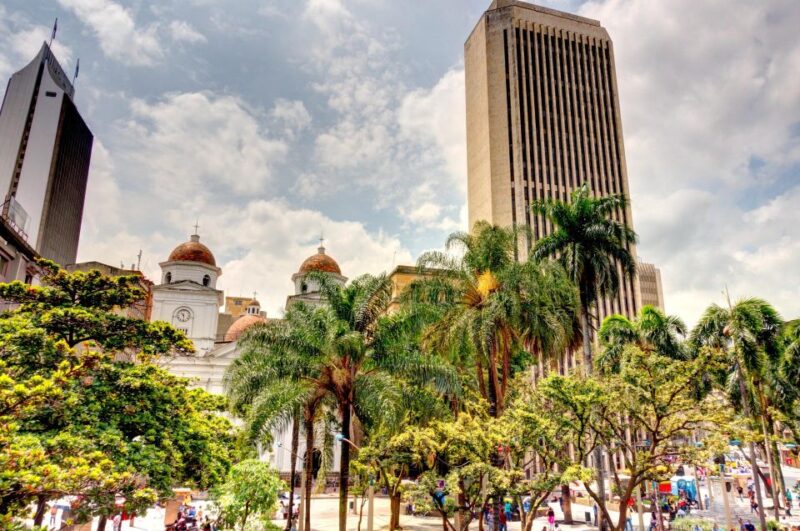 A Colombian Glimpse: Medellín and Cartagena 5-Day Tour - Baggage Allowance