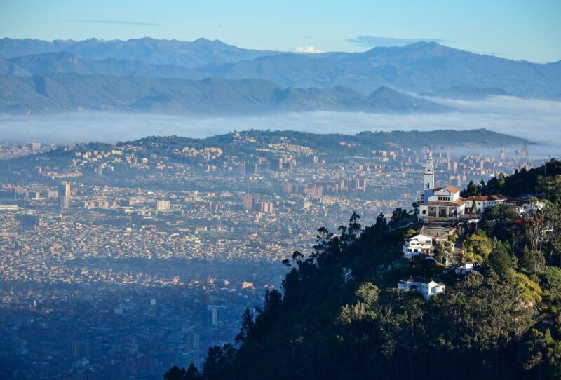 A Colombian Introduction: Bogotá and Cartagena 5-Day Tour - Day 3: Discovering Cartagena