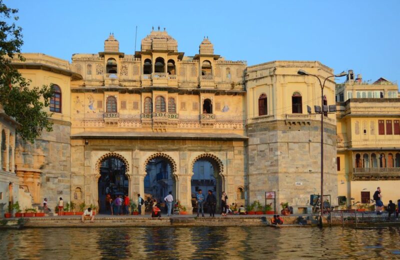 A Complete Tour in Udaipur at 2 Days With Guide Service - Saheliyon Ki Bari