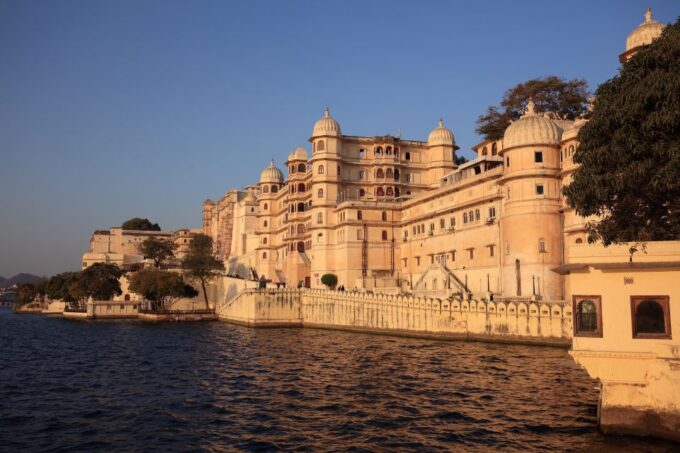 A Complete Tour in Udaipur at 2 Days With Guide Service - Chittorgarh Fort Experience