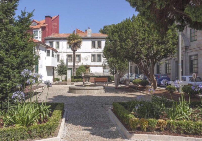 A Coruña Scavenger Hunt and Sights Self-Guided Tour - Language Options