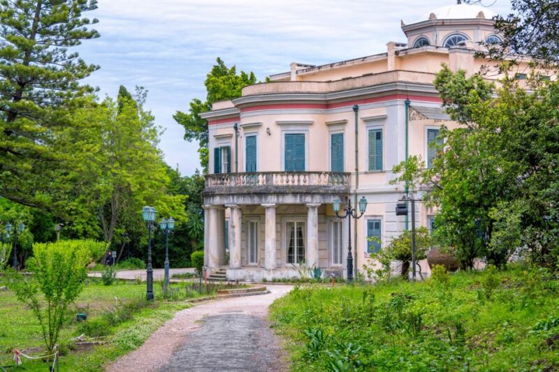 A Cultural Tour in the Historical Centrer of Corfu Old Town - Wandering Through Picturesque Cantounia