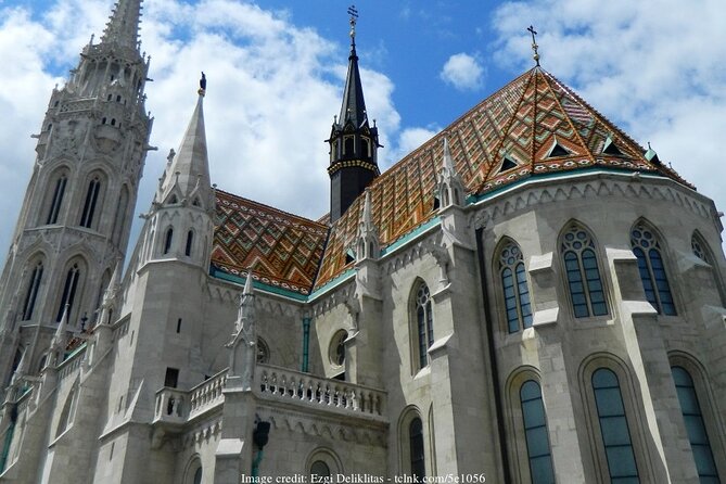 A Day in Budapest: Private Tour With Tickets Included - Discover Rumbach Street Synagogue