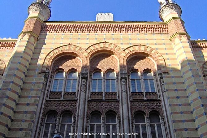 A Day in Budapest: Private Tour With Tickets Included - Navigating Public Transportation
