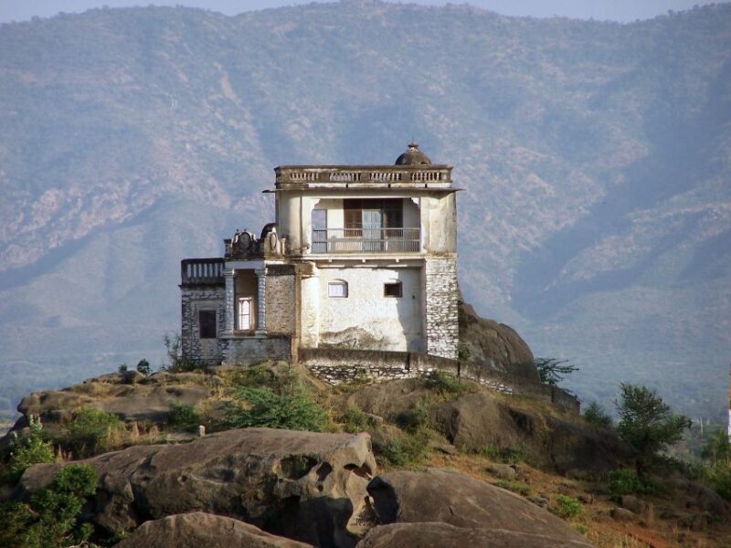 A Day Trip of Mount Abu From Udaipur - Guru Shikhar