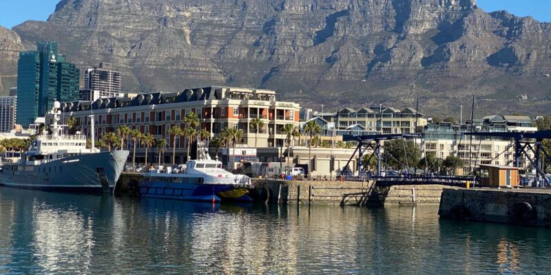 A DAY VISIT TO Table Mountain & Robben Island in Cape Town - Key Points