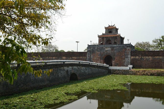 A Glimpse of Hue Tour - Starting with Thien Mu Pagoda
