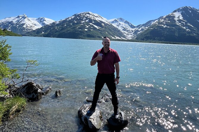 A Guided Alaskan Escape: Wildlife Sanctuary and Glacier Hiking - Meeting and Pickup Information