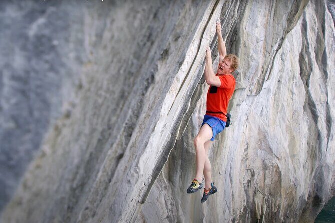A half day deep water soloing in Lan Ha Bay - Cat Ba. - Key Points