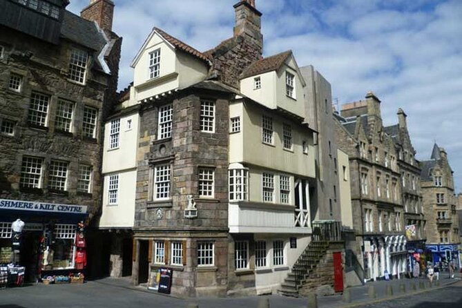 A History of Witchcraft in Edinburgh: A Self-Guided Audio Tour - Edinburghs Witchcraft Legacy